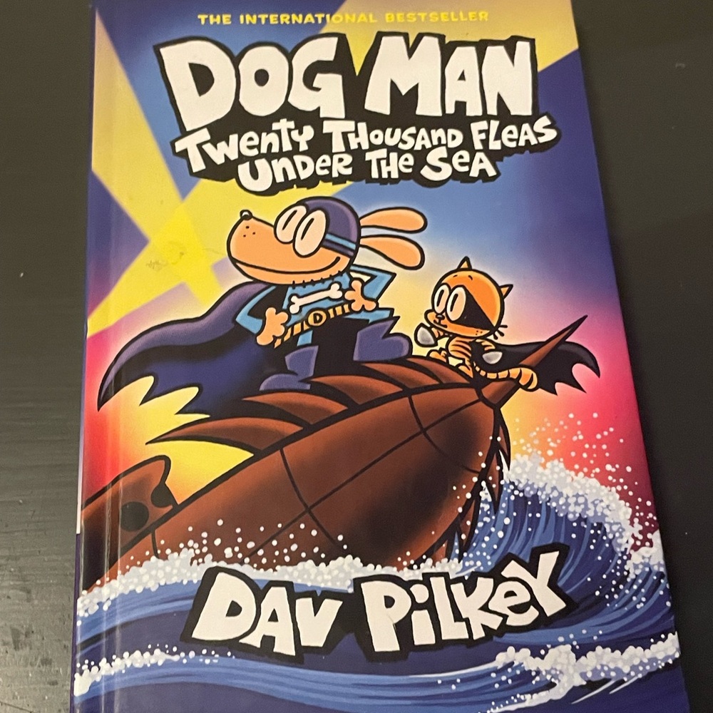 Dog Man: Twenty Thousand Fleas Under the Sea - Blue and Yellow Cover